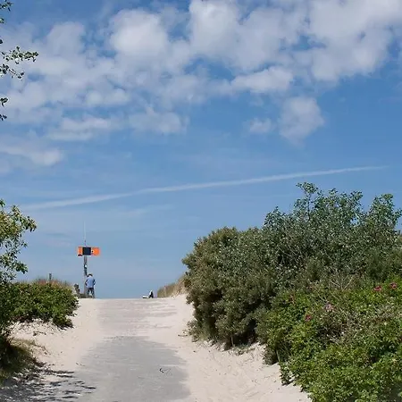 Blue Sky Apartment *